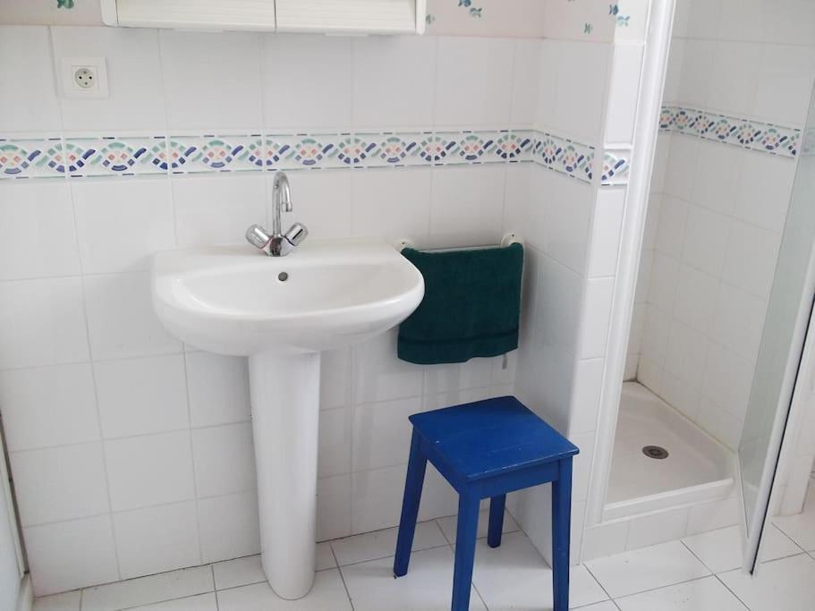Gite -Belle Maison Dans Une Ancienne Ecole-Tarif Reduit Hors We ! Chanzeaux Ngoại thất bức ảnh
